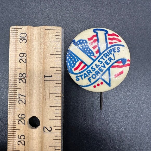 Vintage WW2 Patriotic Stars Stripes Forever Pin Back Button Red White Blue - Picture 6 of 6